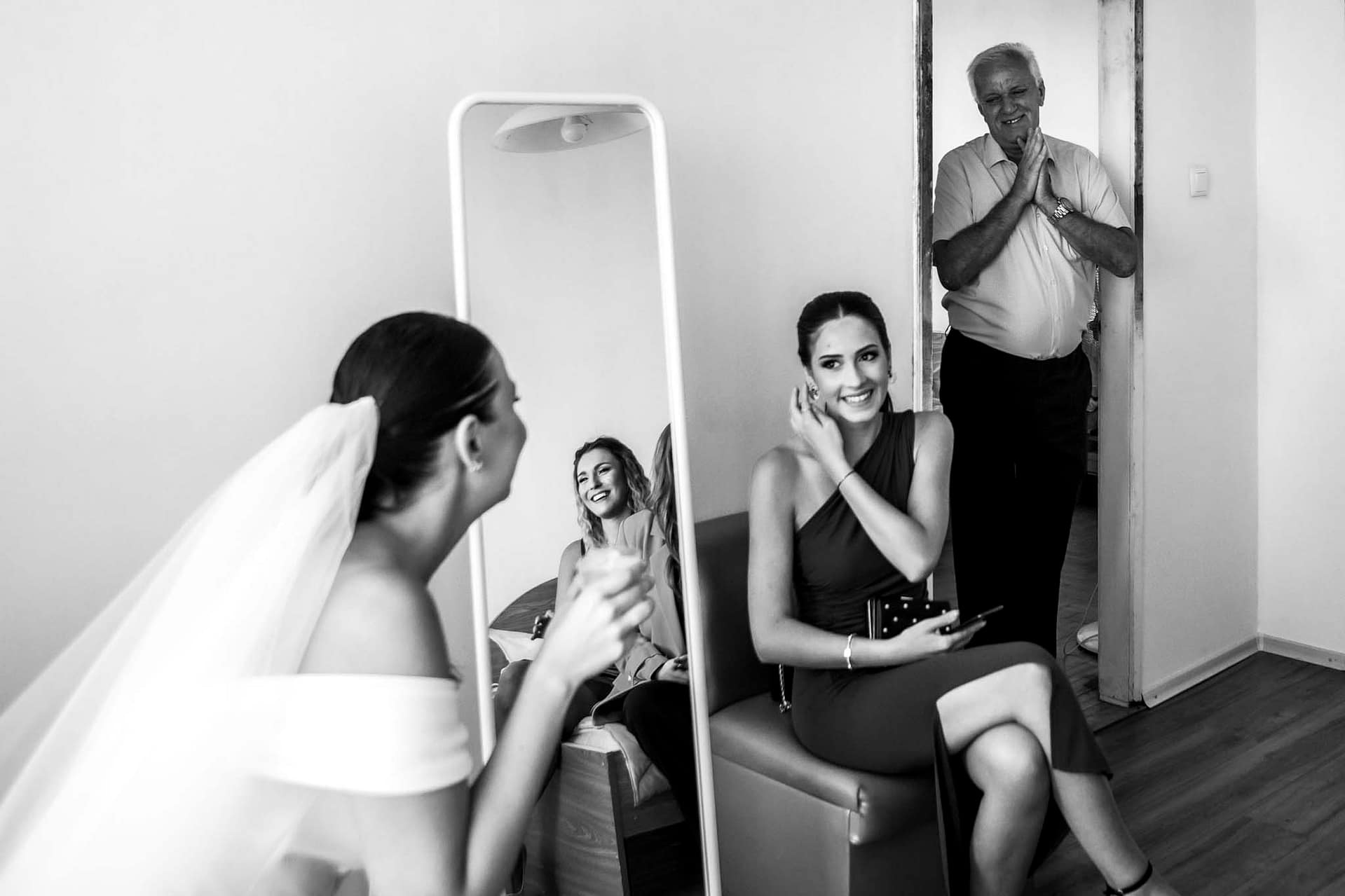 Сватбен фотограф Варна